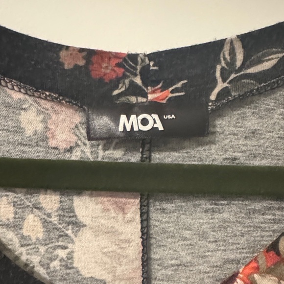 MOA USA Black Floral Tunic Top - Picture 2 of 4